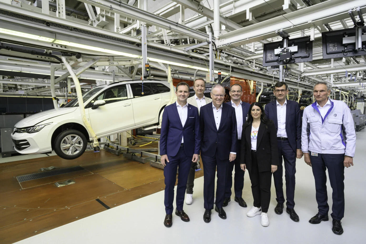 VOLKSWAGEN GOLF 2025 – CHÍNH THỨC ĐỔ BỘ THỊ TRƯỜNG VIỆT NAM 11 VOLKSWAGEN GOLF 2025 – CHÍNH THỨC ĐỔ BỘ THỊ TRƯỜNG VIỆT NAM 3 VOLKSWAGEN GOLF 2025 – CHÍNH THỨC ĐỔ BỘ THỊ TRƯỜNG VIỆT NAM